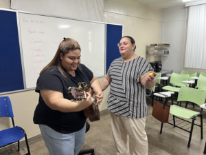 Imagem da notícia - Terapia por meio da música é praticada em oficinas de extensão oferecidas pela FUnATI