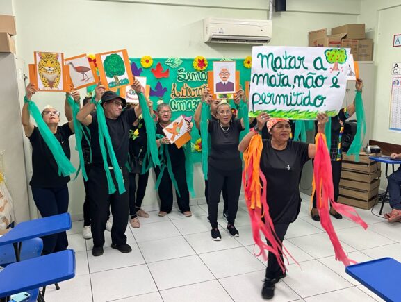 Alunos do Cemeapi da FUnATI exaltam a literatura amazonense por meio de exposições e apresentações musicais