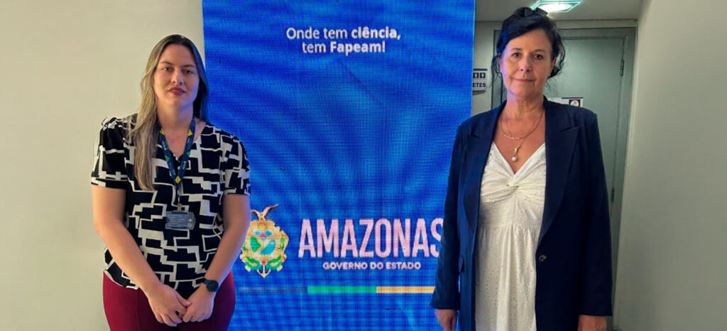 Pró-reitora de Pesquisa da FUnATI, Verônica Azzolin e a vice-reitora, Ivana Cruz.
