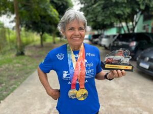 FUnATI incentiva prática esportiva e celebra conquista de aluna em maratona